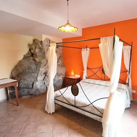 Casarufolo Paradise بيت ضيافة