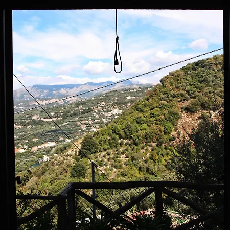 بيت ضيافة Casarufolo Paradise 4*