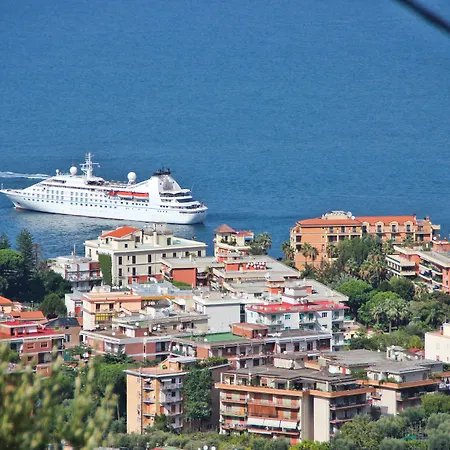 Casarufolo Paradise بيت ضيافة